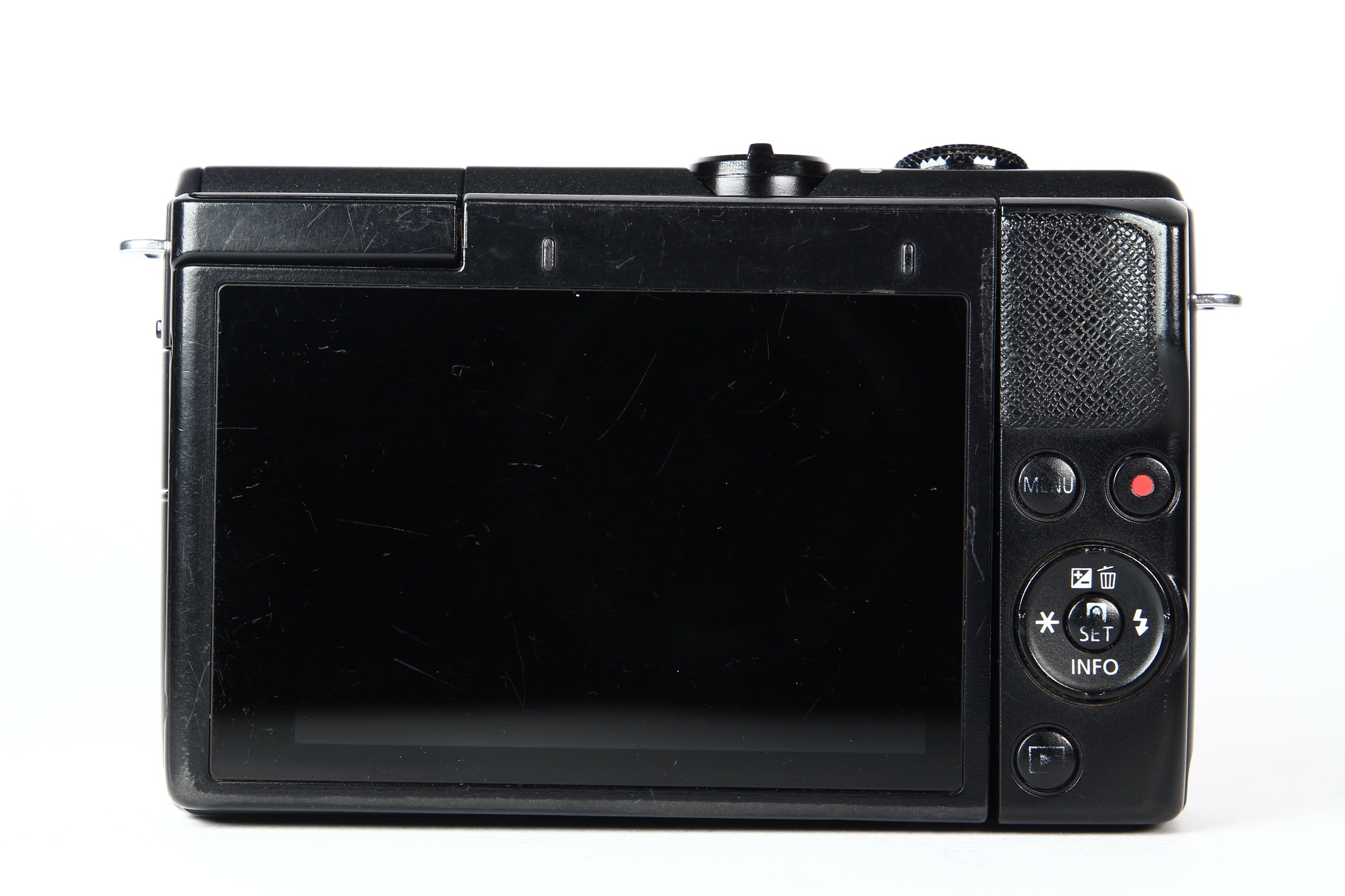 Cámara Digital CANON EOS M200 con lente 15-45mm. Usada